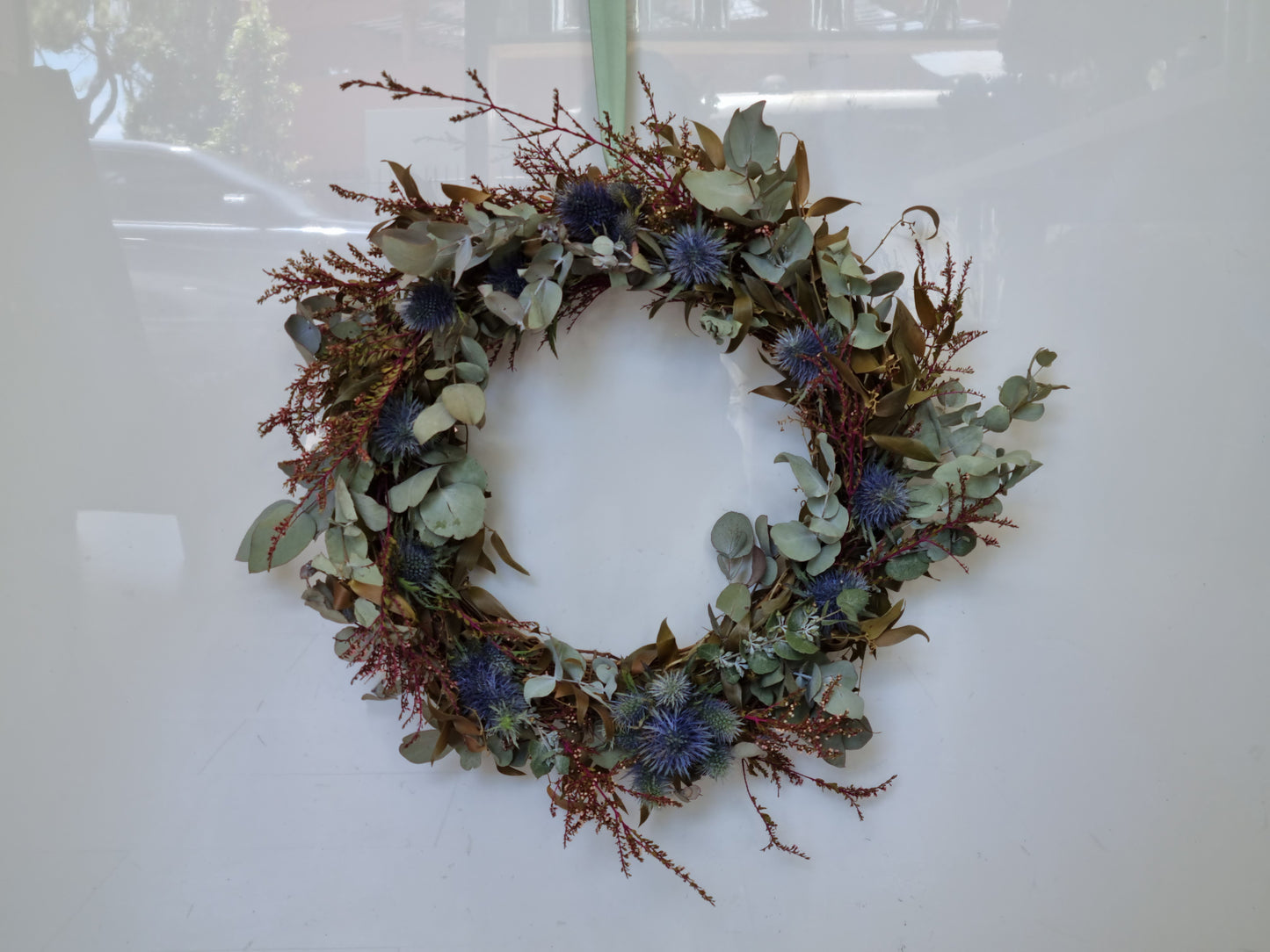 Dry (Sea Holly, Thryptomene and Gum) Christmas Wreath
