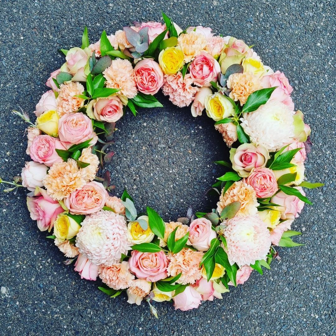 The Joy Wreath - Premium Grandiflora Rose Eco Wreath (Agra wool base) 30cm