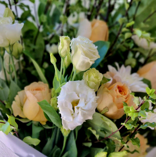 Rose and Lisianthus Bouquet